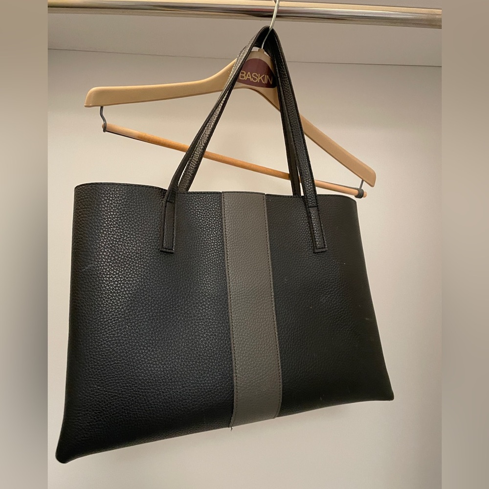 EUC Vince Camuto Luck Black Pebbled Vegan Leather Tote